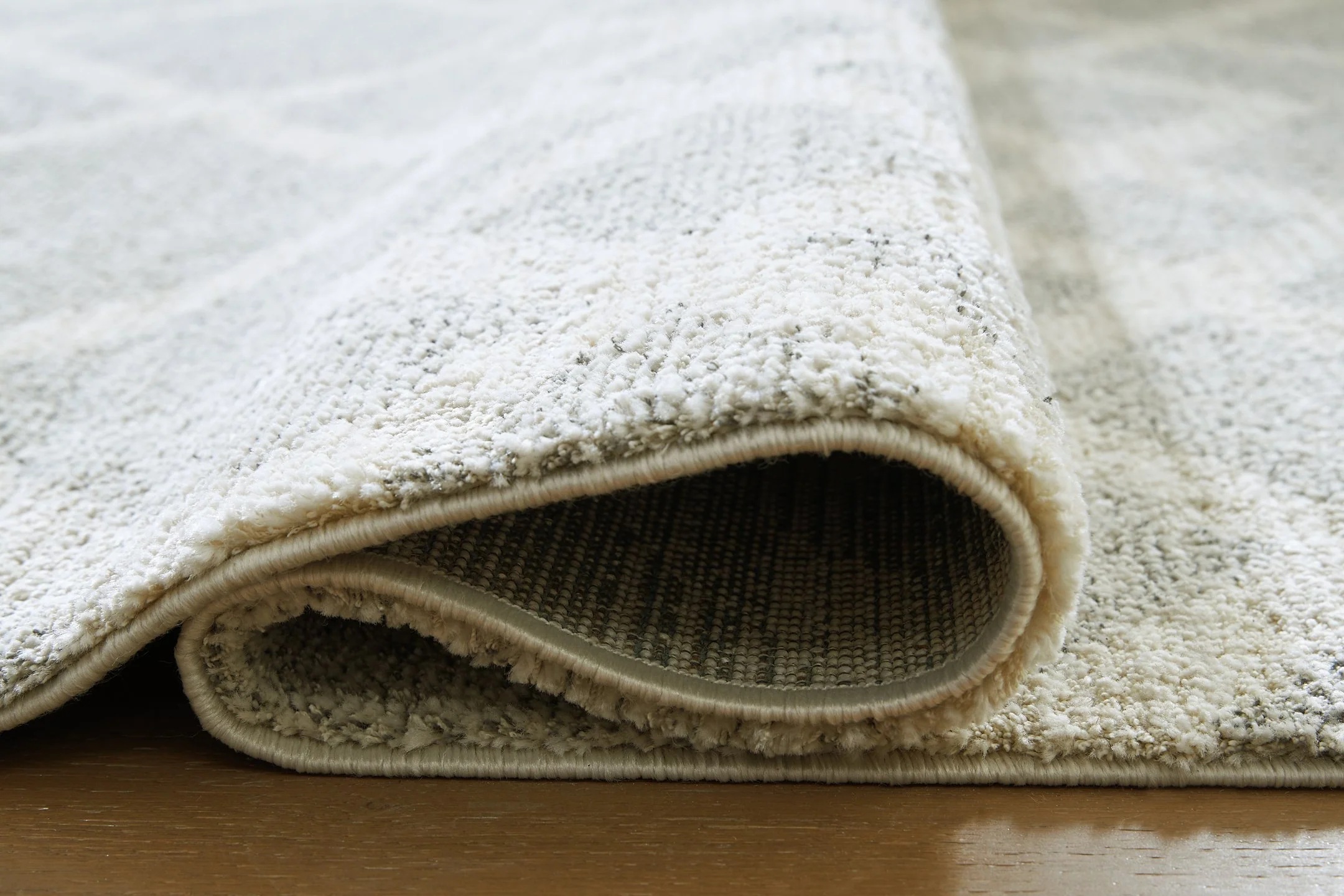 Unawick Large Rug - Image 4