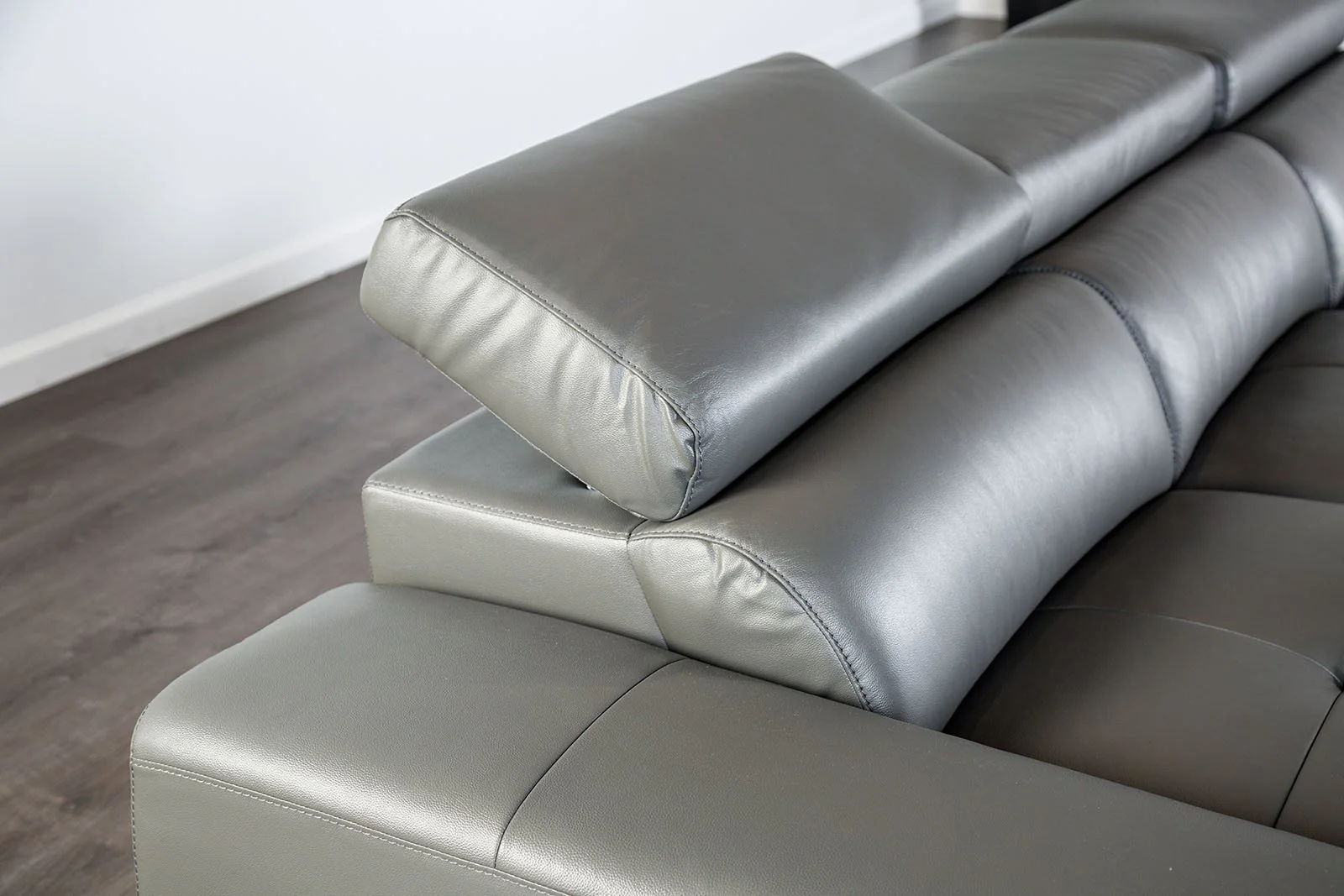 Vadso Sectional, Right Chaise, Dark Gray - Image 4