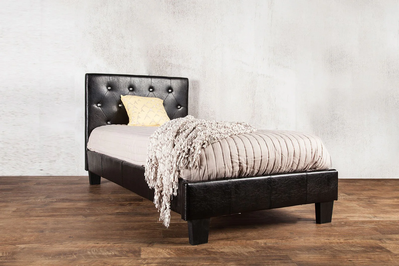 Velen E.King Bed, Black - Image 8