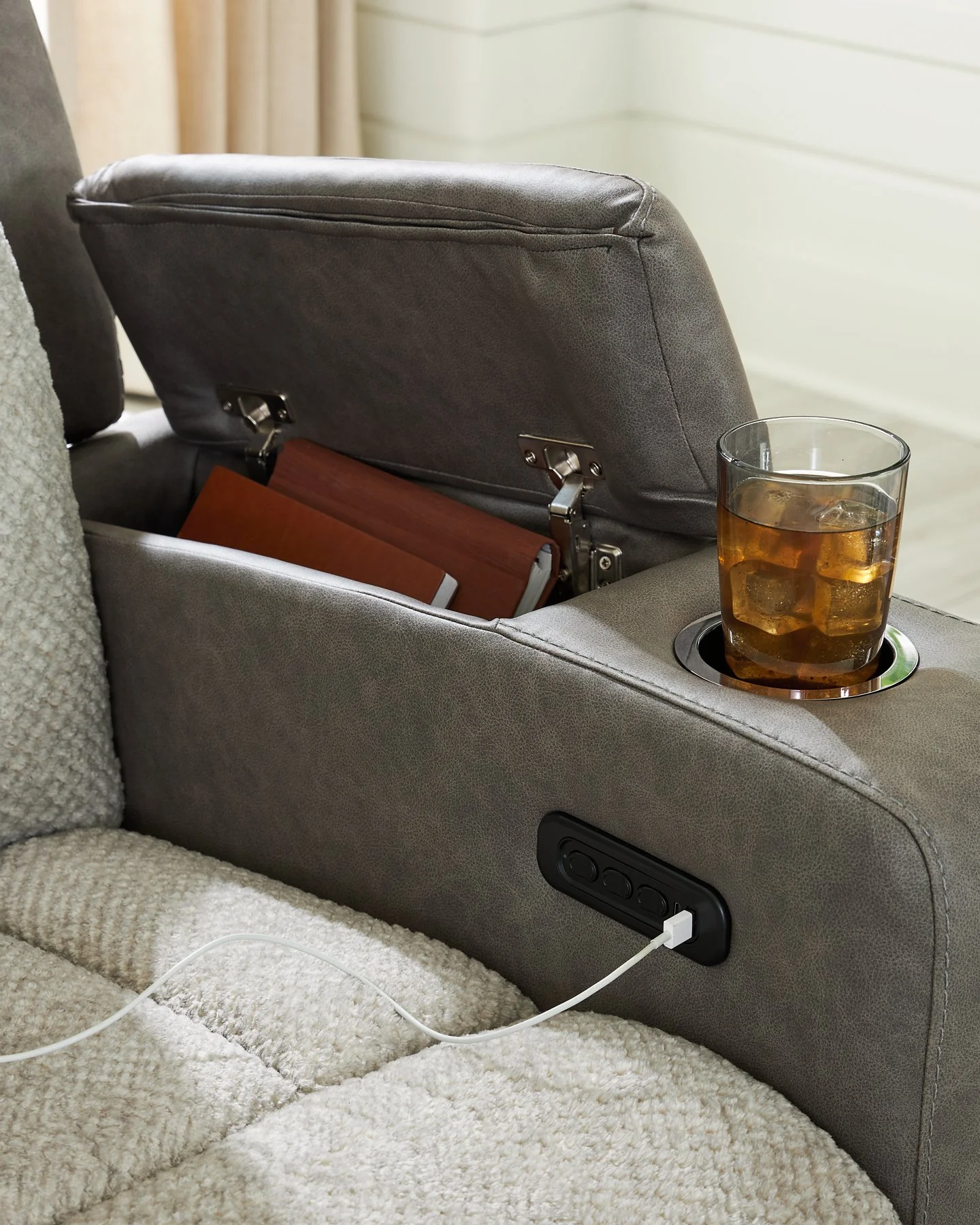 WhipLash Power Recliner - Image 8