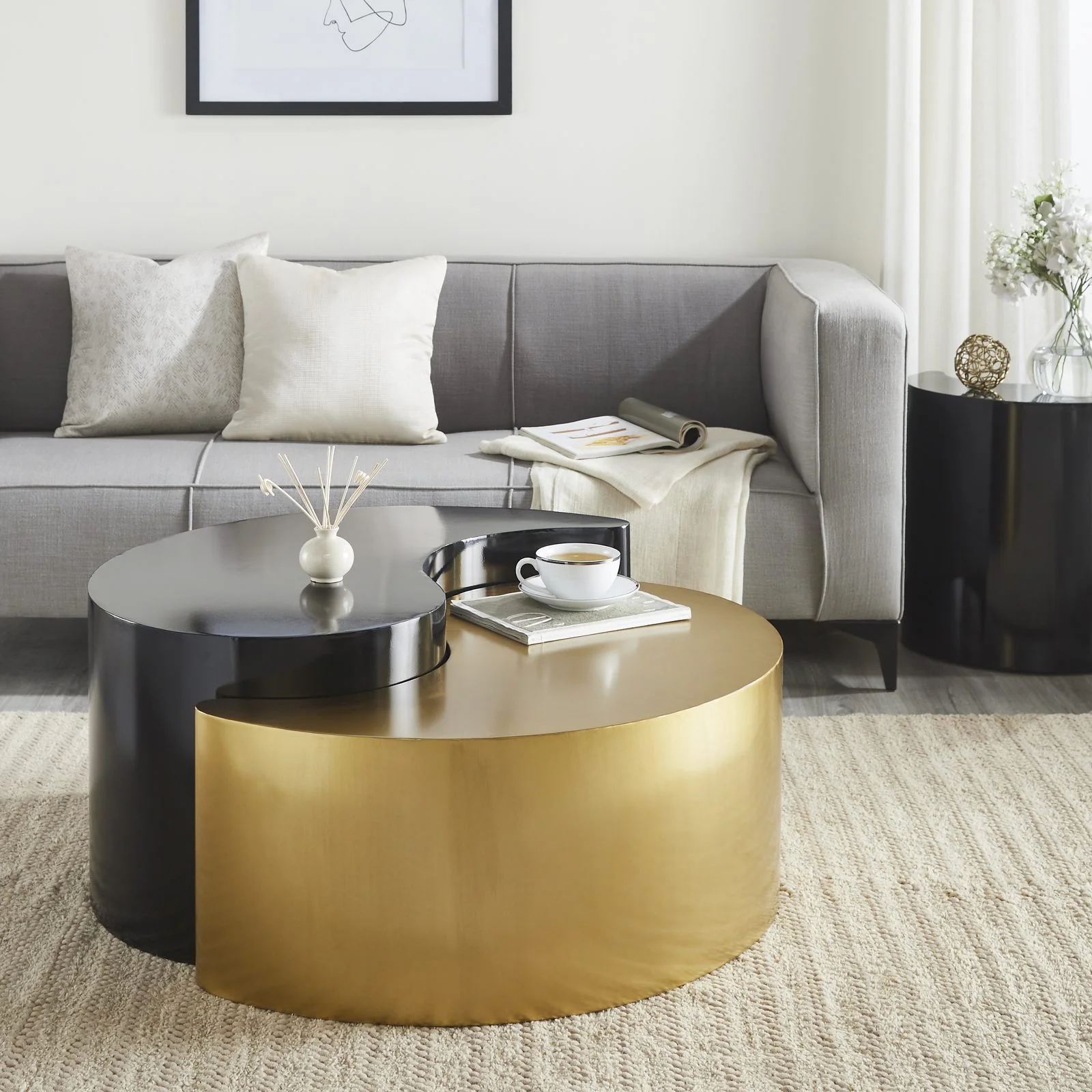 Ying Yang Coffee Table in Black & Gold